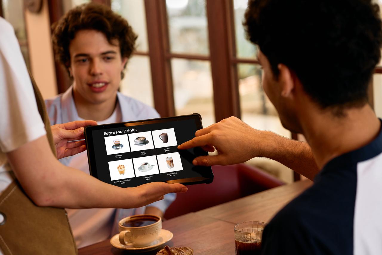 M8100 smart dining ordering and checkout scenario